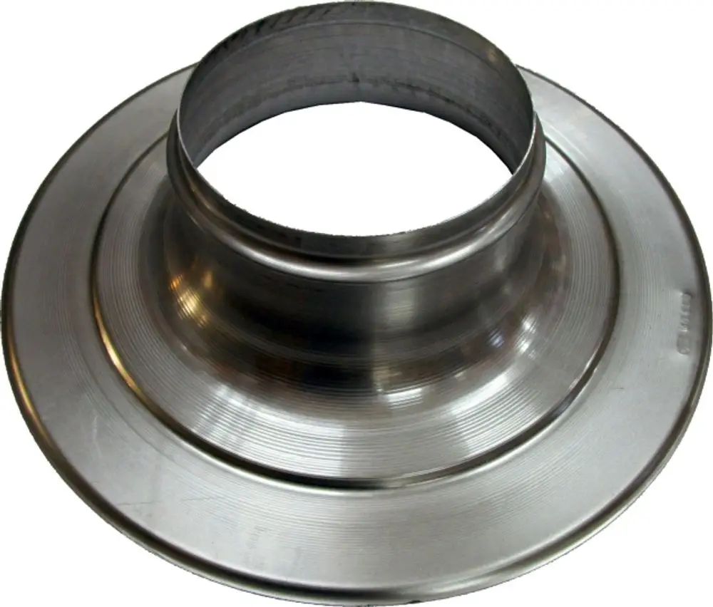 Metallisches Rohr mit flachem Durchmesser und doppelter Ringstruktur. Geeignet für Anwendungen im Bereich des ISO-Rohrsystems. Wolf-Produkt für effiziente Durchführungen.